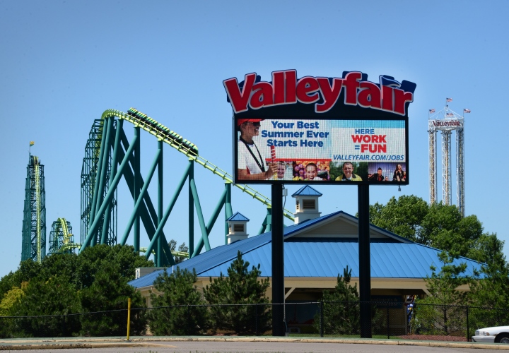 <div class='lb-heading'>Valleyfair</div><div class='lb-text'>Valleyfair is Minnesota's largest outdoor amusement park and is only a five-minute drive from Downtown Shakopee. It brings millions of visitors every year, so as downtown continues to become more vibrant – the City would hopes these visitors come to the downtown.</div>